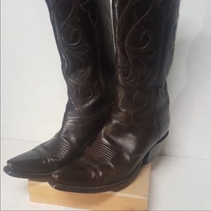 Beautiful Dark Brown snip toe Lucchese Boots